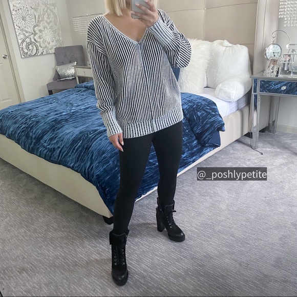 Bohme vertical striped white & black v-neck knit wear sweater long sleeve  top - Picture 3 of 15